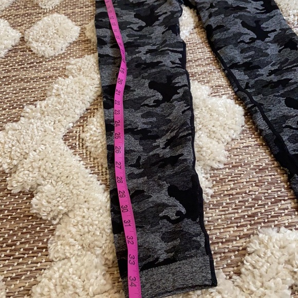 Seamless scrunched booty camo leggings - Picture 11 of 13